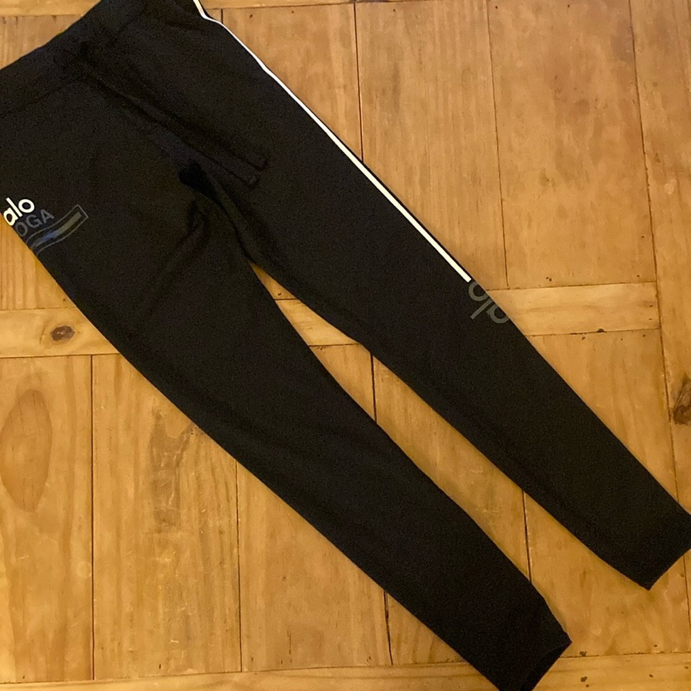 Alo Yoga Black legging-like new